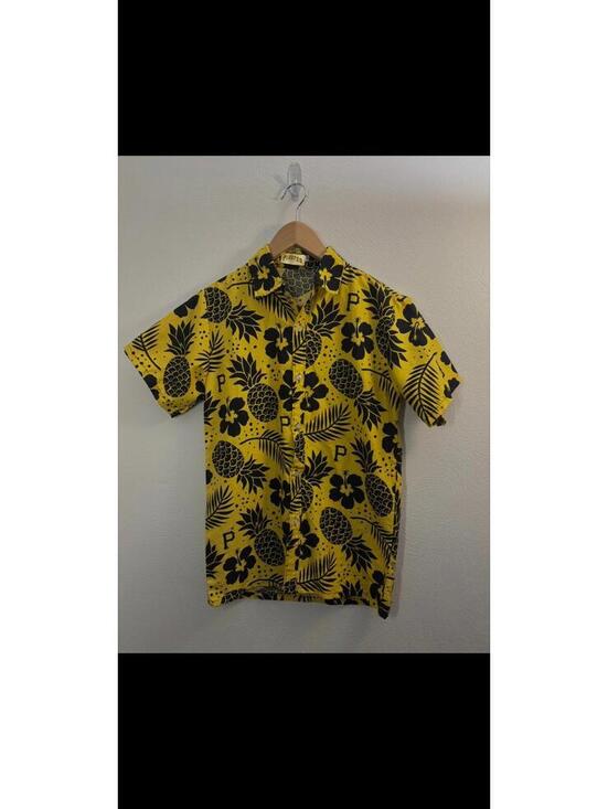 Other - Pittsburgh Pirates Baseball Hawaiian Button Shirt Size Small